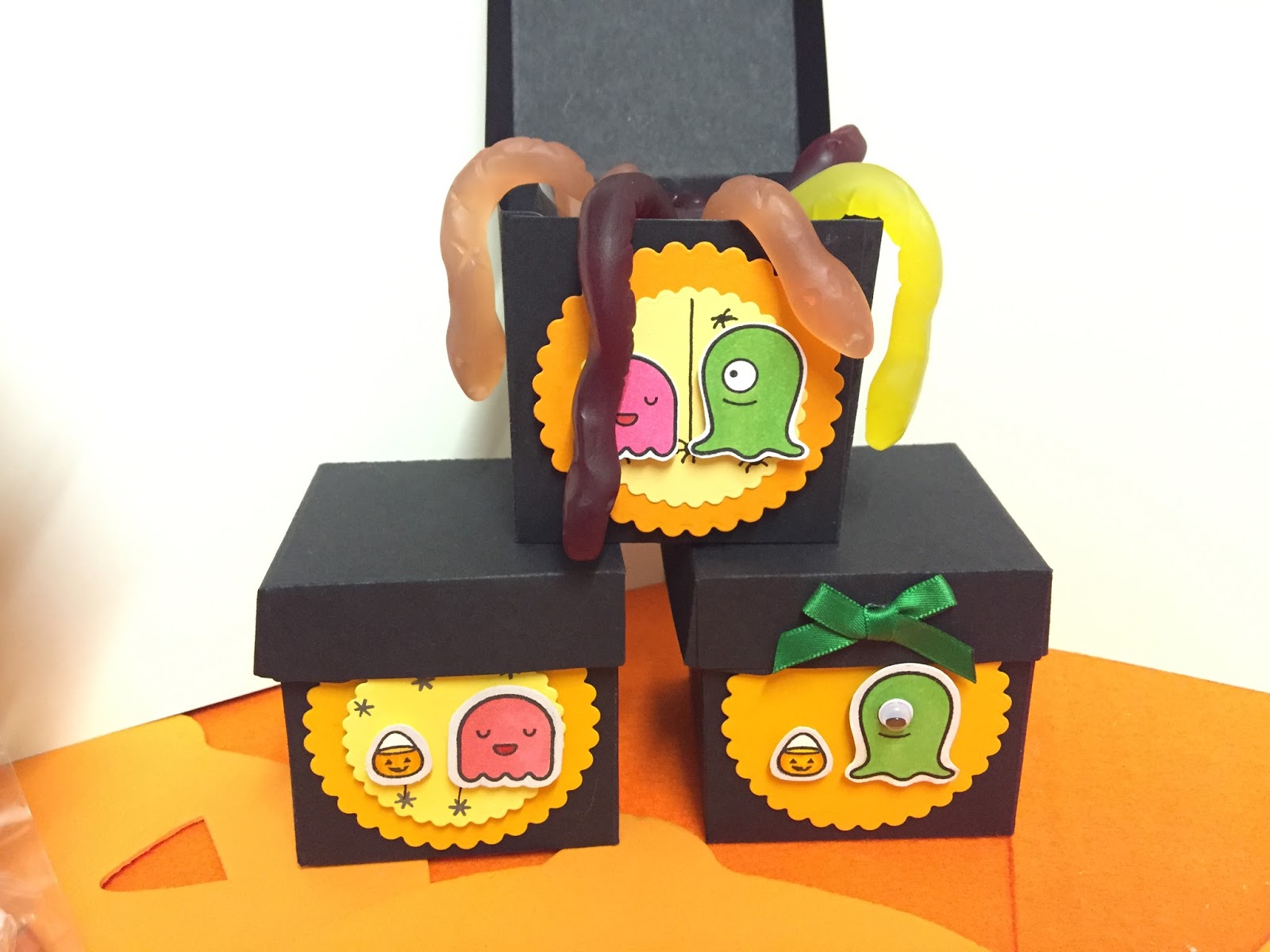 Doodledollyx DIY Halloween Cake Toppers