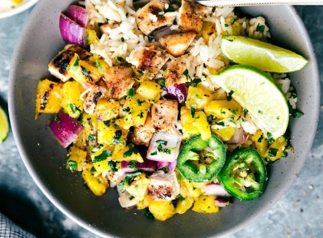 Grilled Chicken & Caramelized Pineapple Salsa Rice Bowl #healthy #paleo