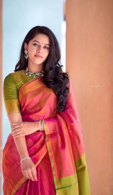 Indian Actress Mirnalini Ravi Photos