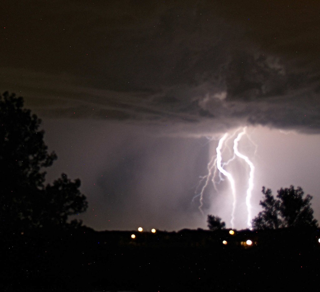 http://1.bp.blogspot.com/-AL_2zjgEH8s/T1bQAxjCZ5I/AAAAAAAAIww/NcIRM4QTTOI/s1600/lightning_of_thunder.jpg