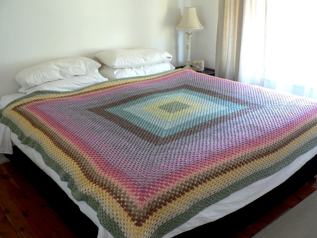 Wavy Blanket - Crochet Me