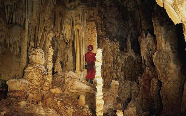 «Περσεφόνη», το μοναδικό παγκοσμίως ρομπότ-ξεναγός στο Σπήλαιο Αλιστράτης