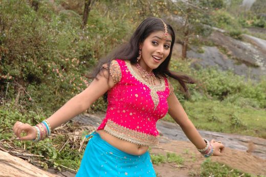 Hot Indian Film Actress Pics Poorna Hot Thighs And Navel