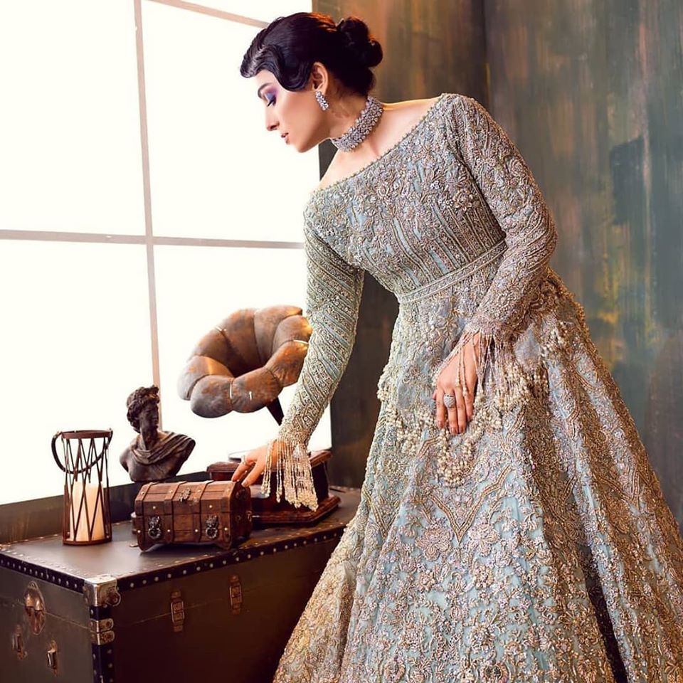 Ayeza Khan Giving Stunning Bridal Goals in her Latest Photoshoot Ayeza Khan Giving Stunning Bridal Goals in her Latest Photoshoot