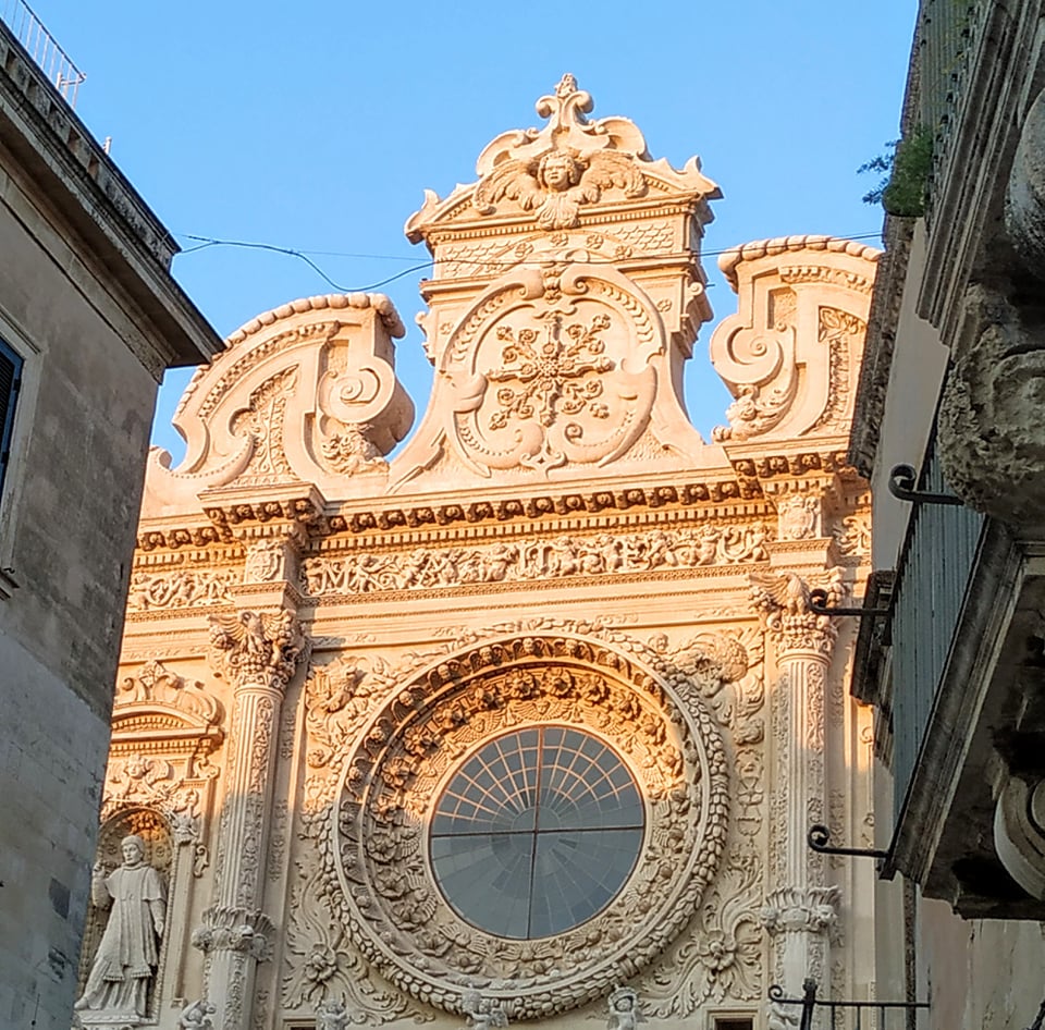 MiL Messainlatino.it La Basilica di Santa Croce in Lecce brilla di MiL Messainlatino.it La Basilica di Santa Croce in Lecce brilla di