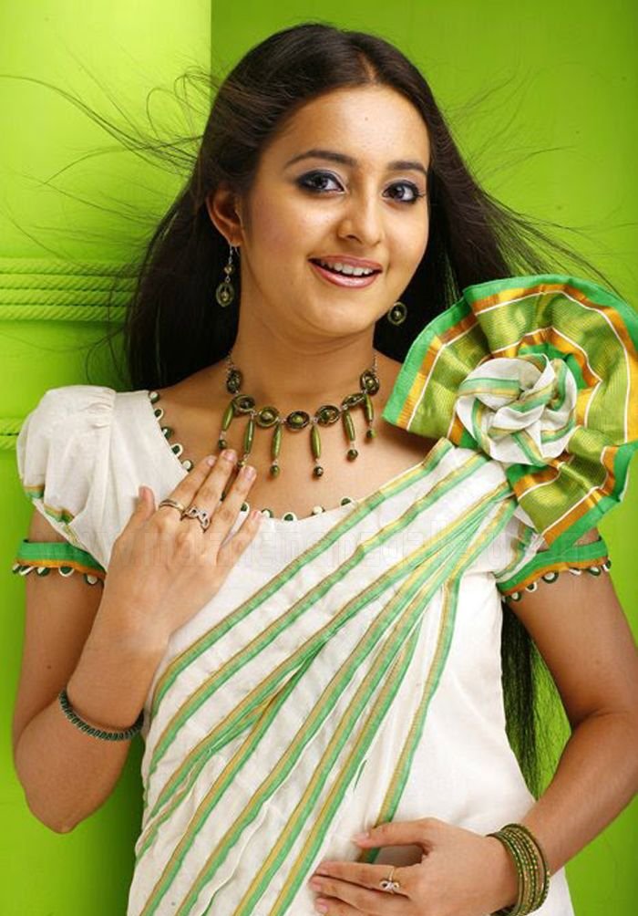 Bhama Pics Indian Actresses Wallpapers Gallery