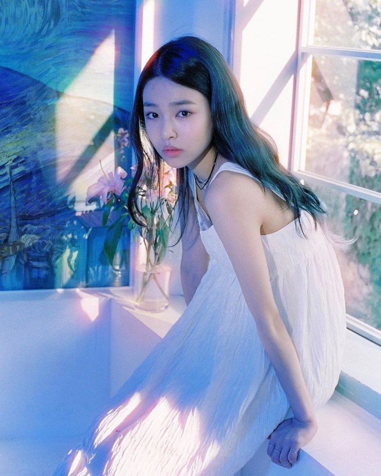 제니 4국자, 로제 1스푼 섞어서 닮은걸로 유명한 가수 | 인스티즈