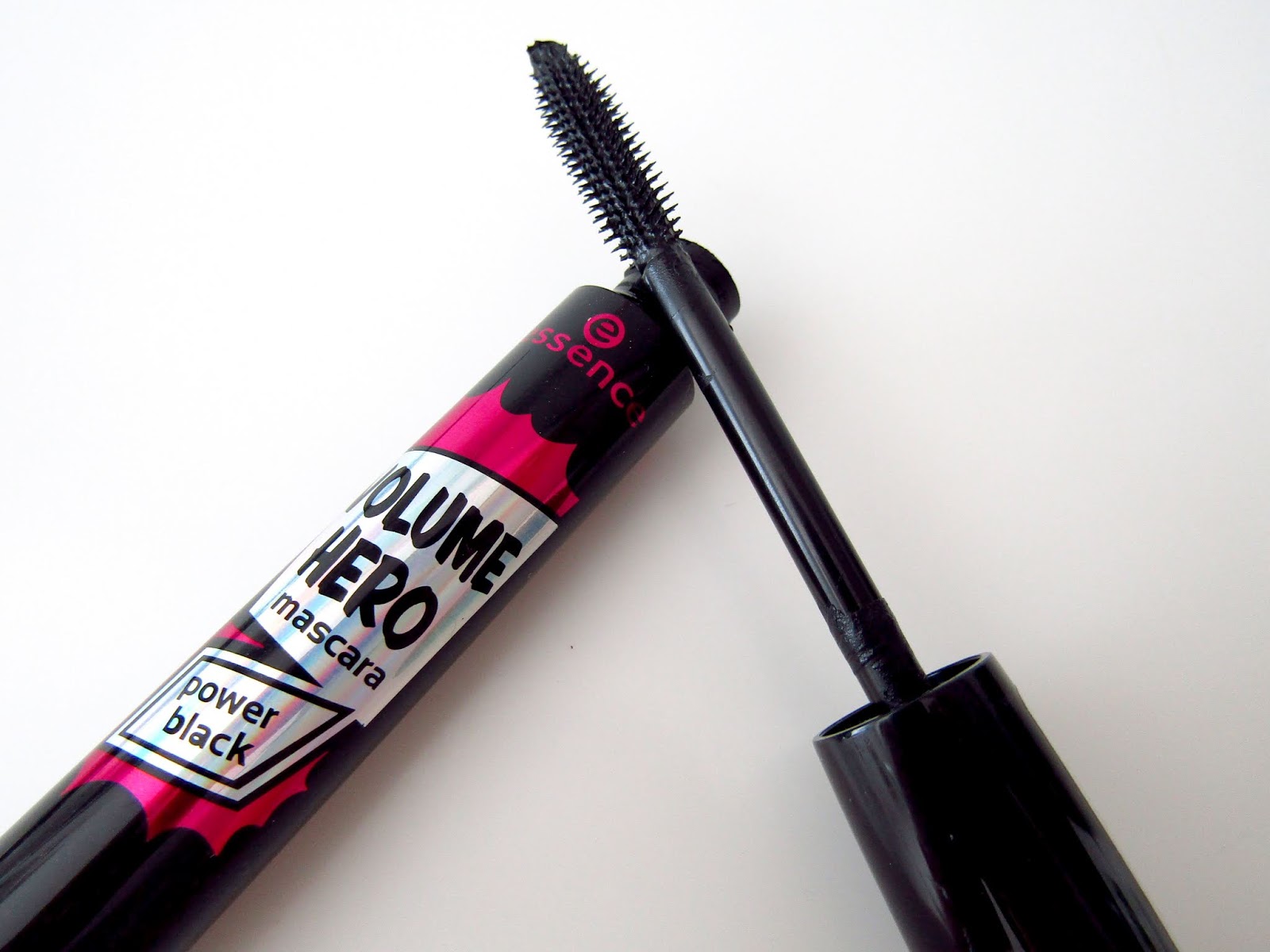 REVIEW Essence Volume Hero mascara Aishettina