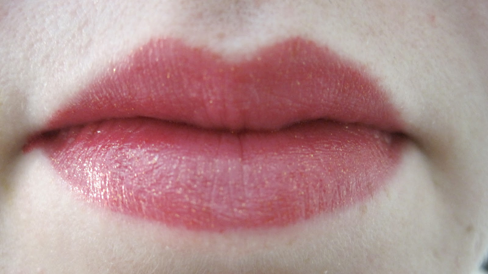 Orange Lipstick: A perfectly pretty pout for 8 hours with Sparkle Frenzy!