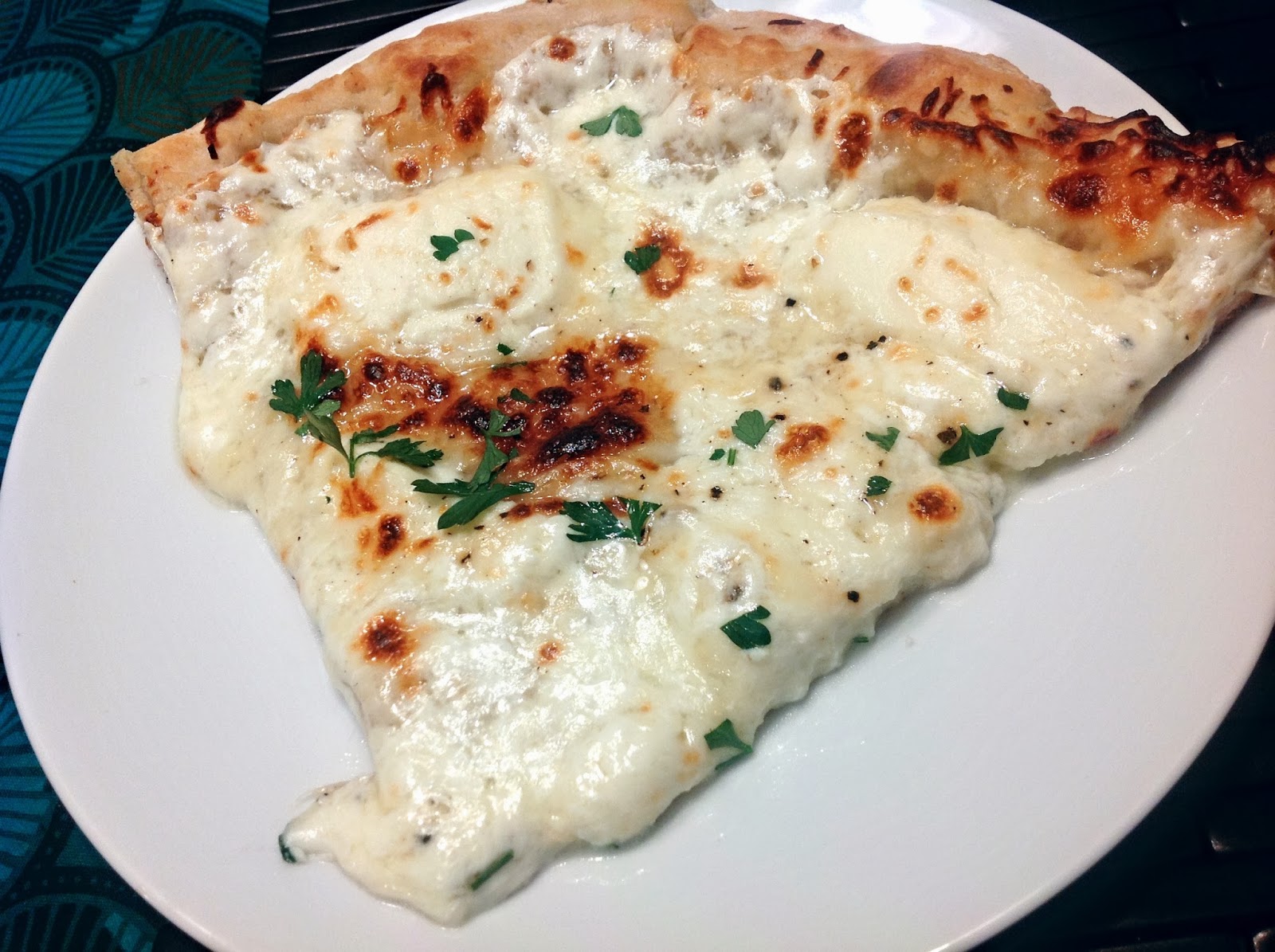 the dog mom white ricotta pizza