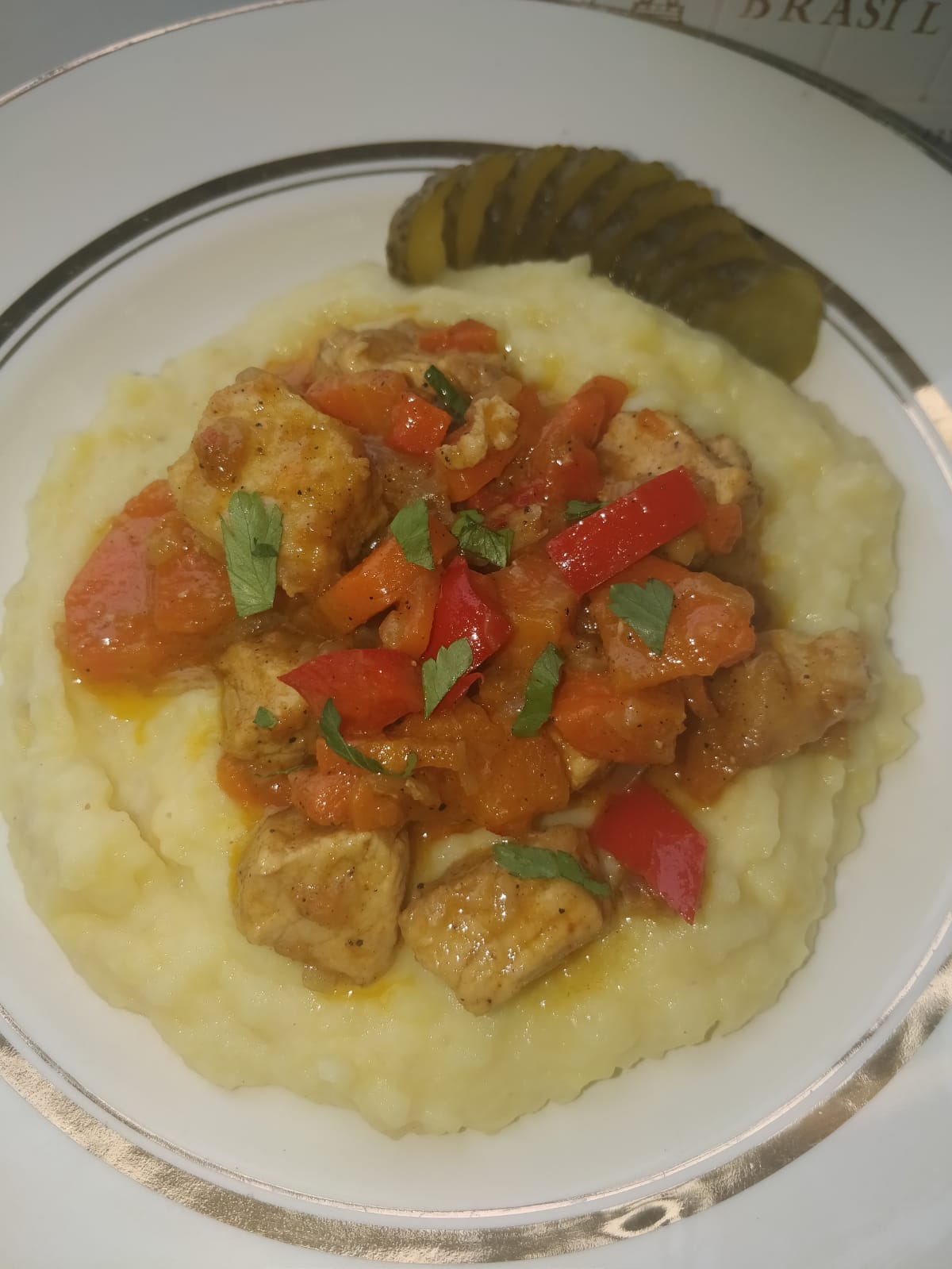 Tocanita De Porc Cu Piure De Cartofi