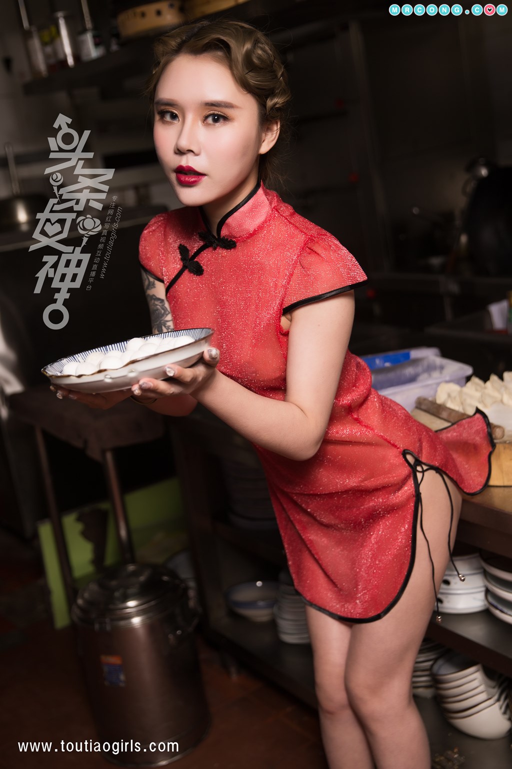 TouTiao 2018-03-02: Model Lisa (爱丽莎) (22 photos) photo 1-3