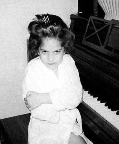 Jennifer Aniston: Lady Gaga Childhood Pictures