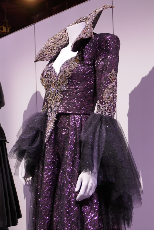 Hollywood Movie Costumes and Props: Evil Queen, Cruella de Vil ...