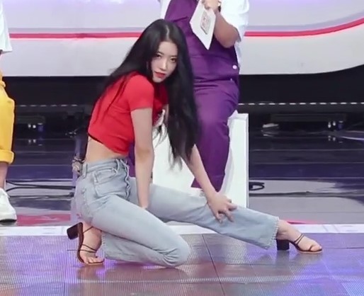 무대 위아래 갭차이 엄청나는 여자아이돌.jpgif | 인스티즈