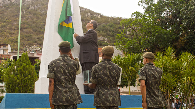 Dia da Bandeira é lembrado com hasteamento em Jacobina