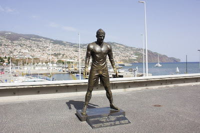 statue of cristiano ronaldo