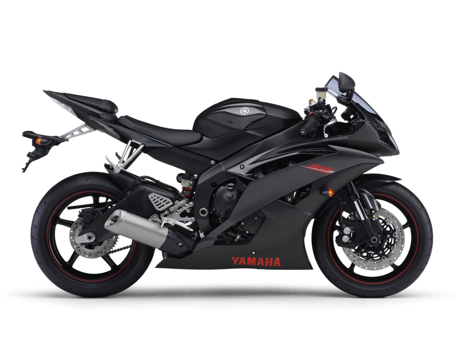 black r1 yamaha
