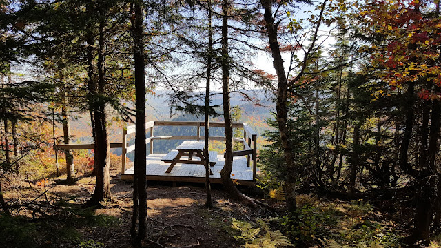 Belvedère au sommet du mont Barrière