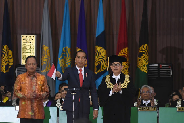 Mereka yang Kena "Kartu Kuning" di UI: Dari Bu Ani Sampai Obama Mereka yang Kena "Kartu Kuning" di UI: Dari Bu Ani Sampai Obama