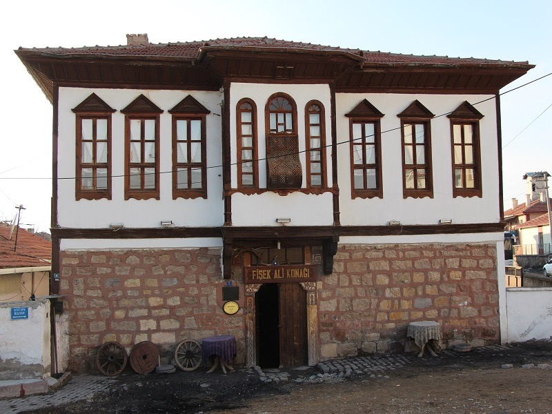 FİŞEK ALİ KONAĞI