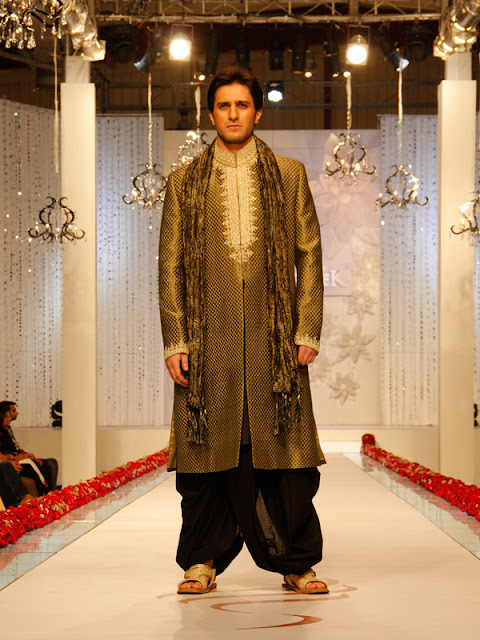 Wedding Dresses for Bride &amp; Groom ~ Latest Stylish Fashion All Around