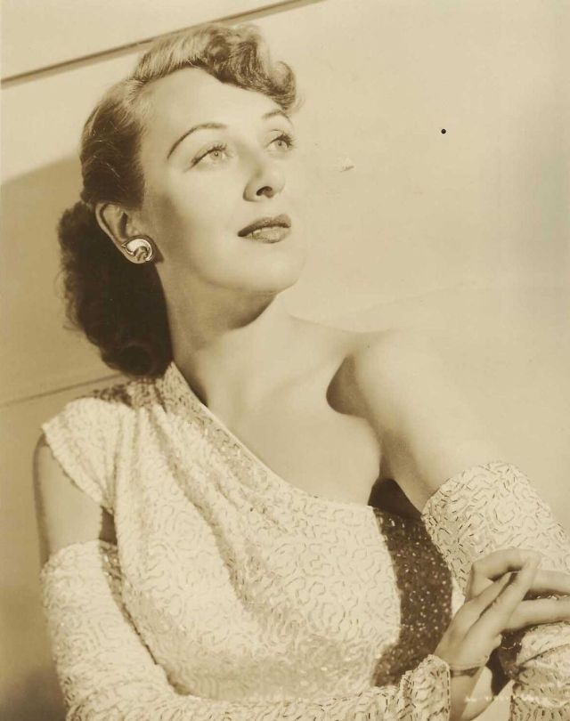 50 Glamorous Photos of Ann Dvorak in the 1930s and ’40s ~ Vintage Everyday