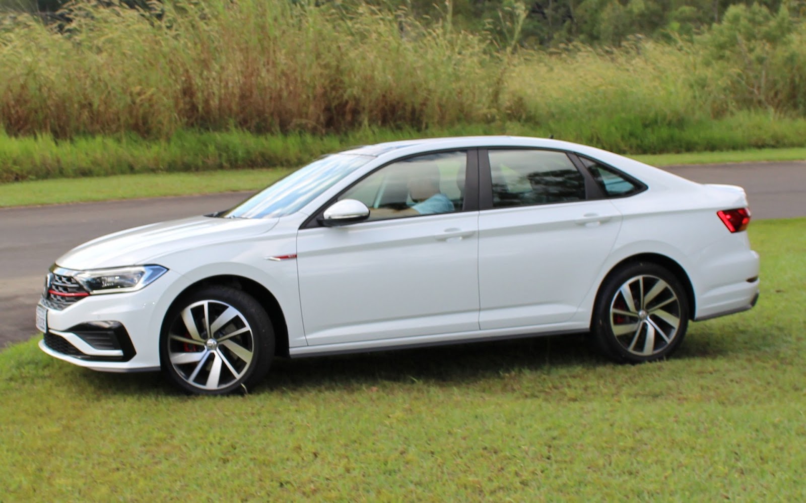 Avaliação: Jetta GLi 2.0 Turbo Automático 2020 em vídeo - mais do que ...