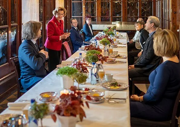 Queen Sonja of Norway received representatives of six cultural organizations, of which she is patron. Queen wore a red blazer