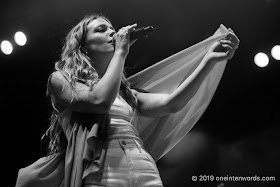 Maggie Rogers at Echo Beach on July 31, 2019 Photo by John Ordean at One In Ten Words oneintenwords.com toronto indie alternative live music blog concert photography pictures photos nikon d750 camera yyz photographer