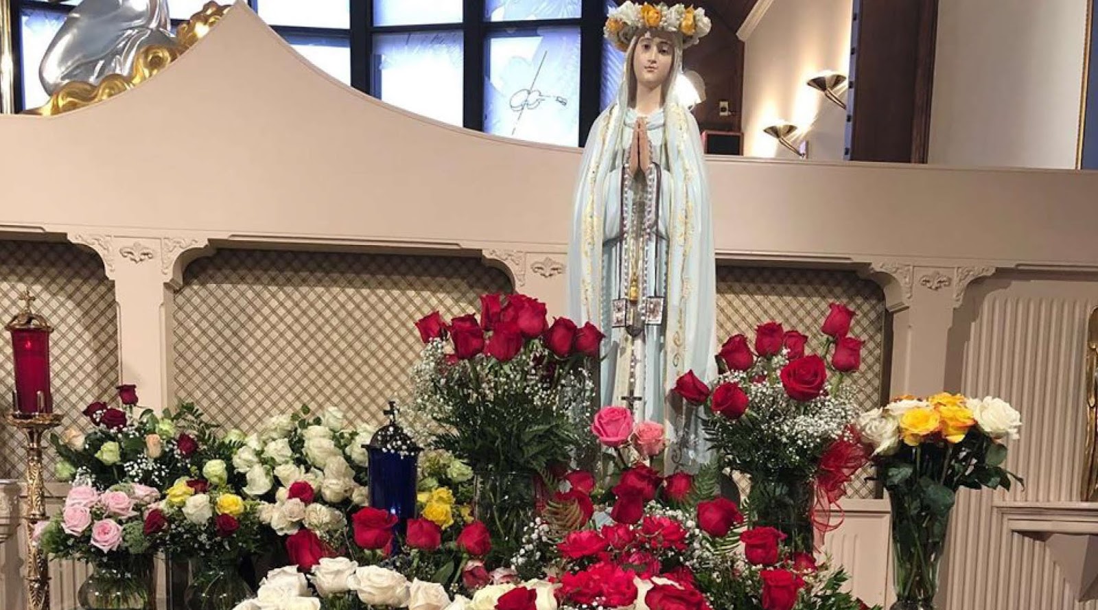 ® Virgen María, Ruega por Nosotros ®: FIELES REZAN EL ROSARIO Y LLENAN ...
