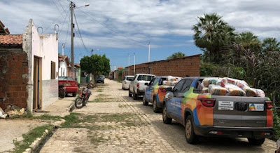 Gestão municipal distribui cestas básicas para famílias em vulnerabilidade social em Alto do Rodrigues.