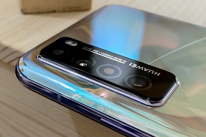 Huawei Nova 7 5G Review - Camera Bump