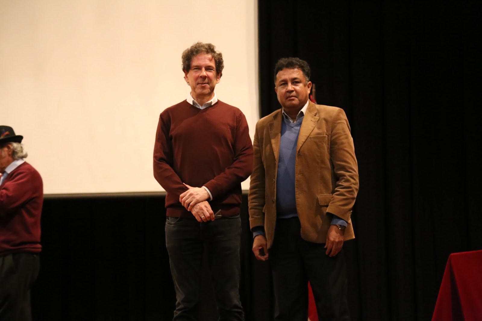 Prensa UNI Científico peruano Barton Zwiebach brindó conferencia