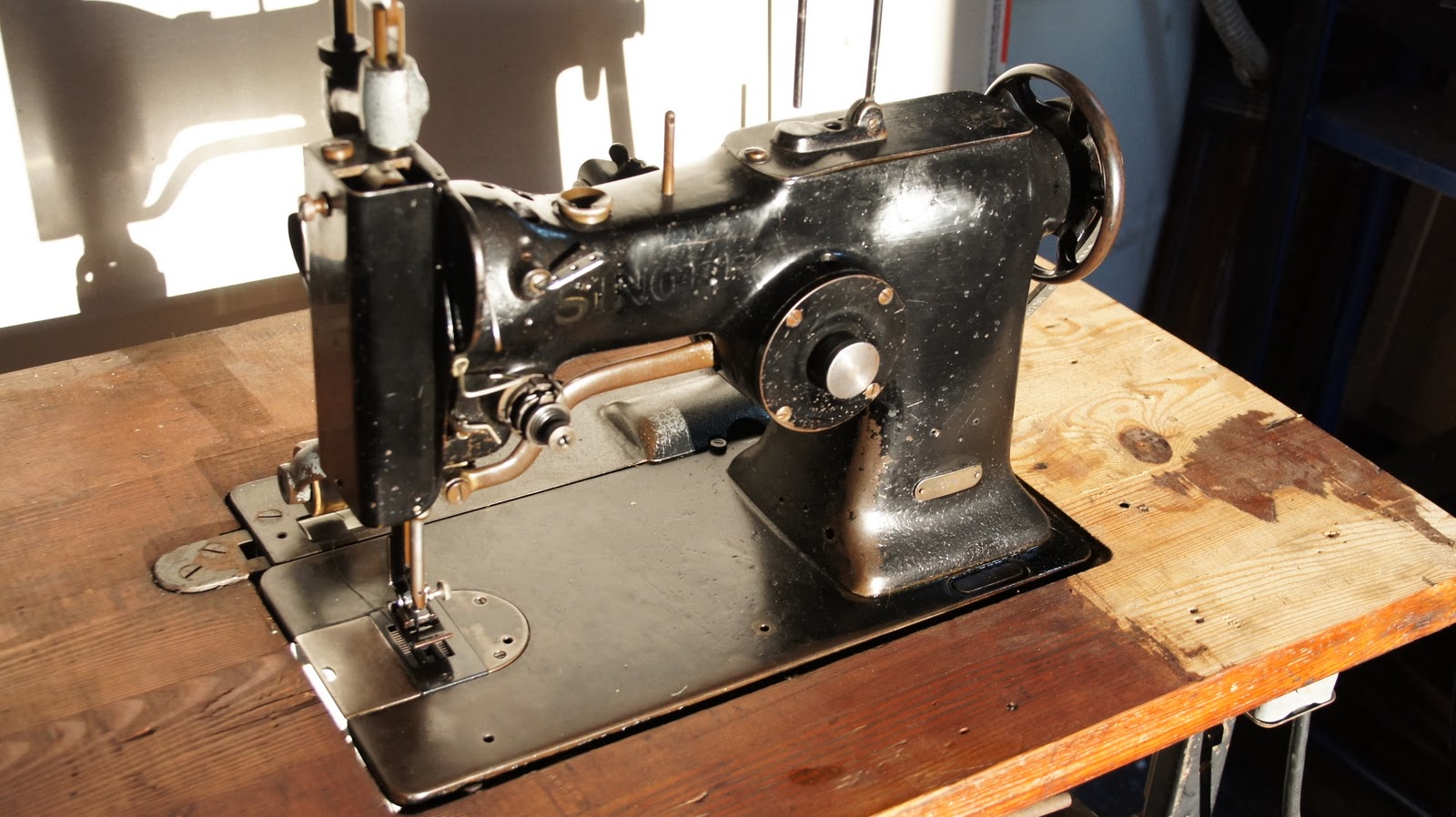 Ремонт швейной машинки зингер. Зингер 107w. Зингер 18-2 швейная машинка. Зингер 316 g. Швейная машина Zig Zag 1930-.