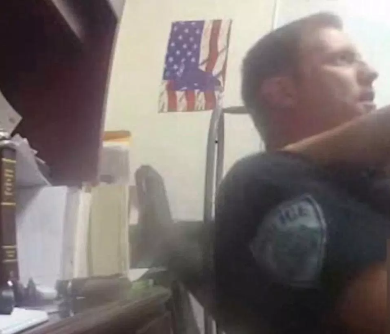 Us Police Officer Recorded Himself Having Sex In His Office Using His 