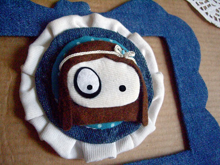 broche original foltys vs the white fringe (100% handmade with ?)