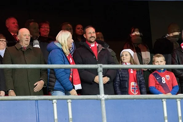 King Harald, Crown Princess Mette-Marit, Crown Prince Haakon, Princess Ingrid Alexandra and Prince Sverre Magnus