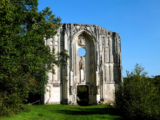 Western front of the ruined church at Les Roches Tranchelion, Indre et Loire, France. Photo by Loire Valley Time Travel. Western front of the ruined church at Les Roches Tranchelion, Indre et Loire, France. Photo by Loire Valley Time Travel.