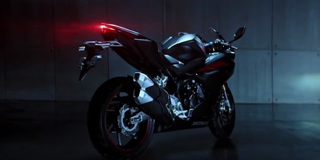GARANG : Wajah Baru Honda CBR 250RR Yang Resmi Rilis, Penantang Kawasaki Ninja 250 GARANG : Wajah Baru Honda CBR 250RR Yang Resmi Rilis, Penantang Kawasaki Ninja 250