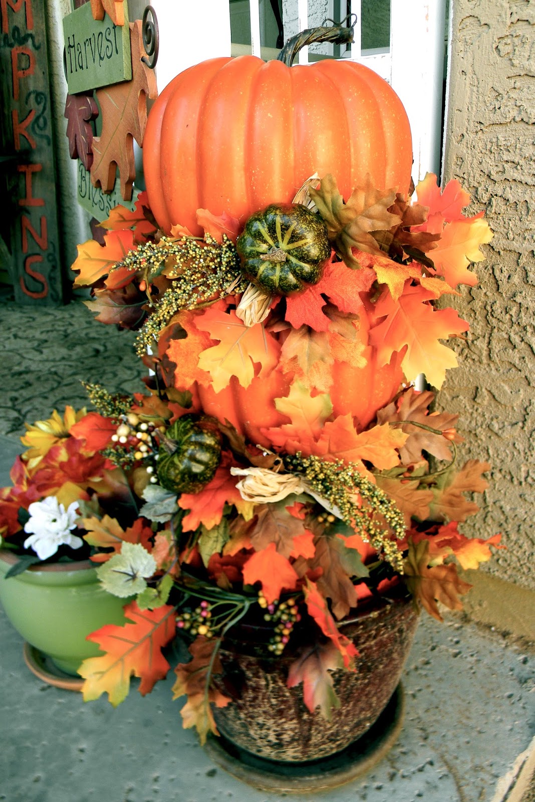 Little Bit of Paint: Thrifty Thursday: DIY Pumpkin Topiary and Fall Porch