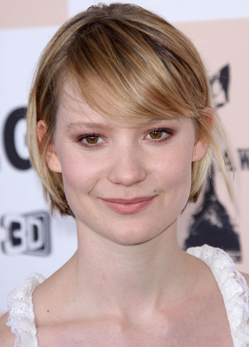 Mia Wasikowska 12 Classic Short Hairstyles