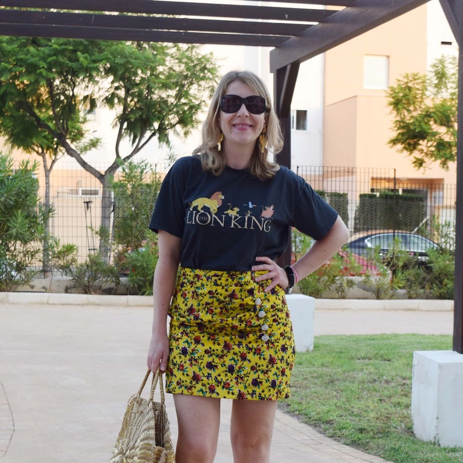 Mini_skirt_Tshirt_Lion_king