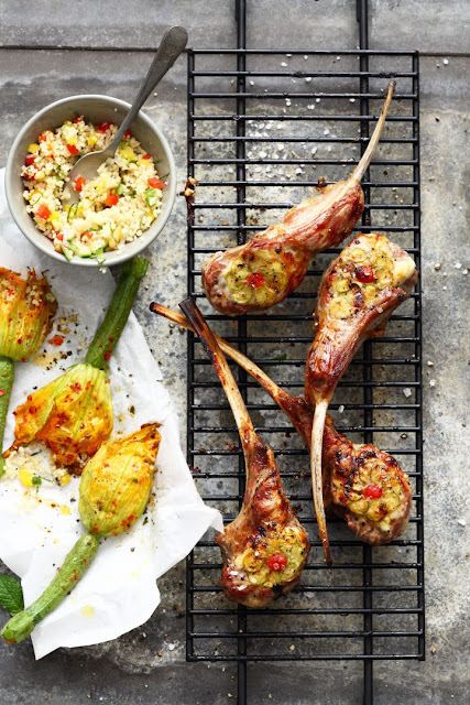 Lamm-Koteletts vom Grill nach einem Rezept von Manuel Weyer.