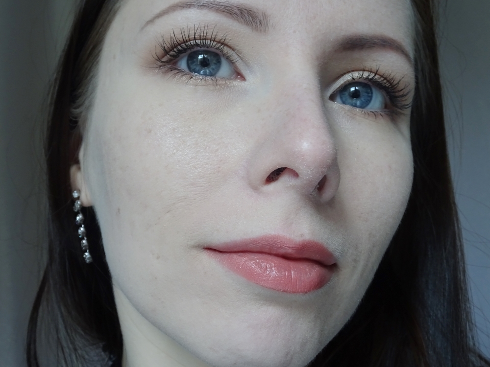 Lily Lolo naturalna szminka do ust Nude Allure i Love Affair