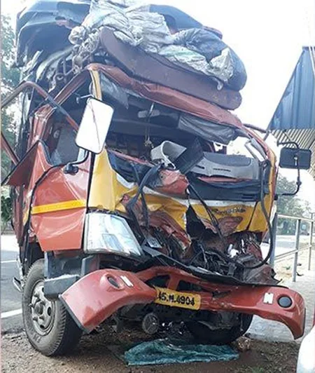 2 dies at Kuruvilangadu road accident, Injured, Accidental Death, Obituary, News, Local-News, Kottayam, Medical College, Treatment, Kerala
