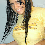 Andrea Rincon, Selena Spice Galería 31 : Camiseta Amarilla Tanga Amarilla Foto 30