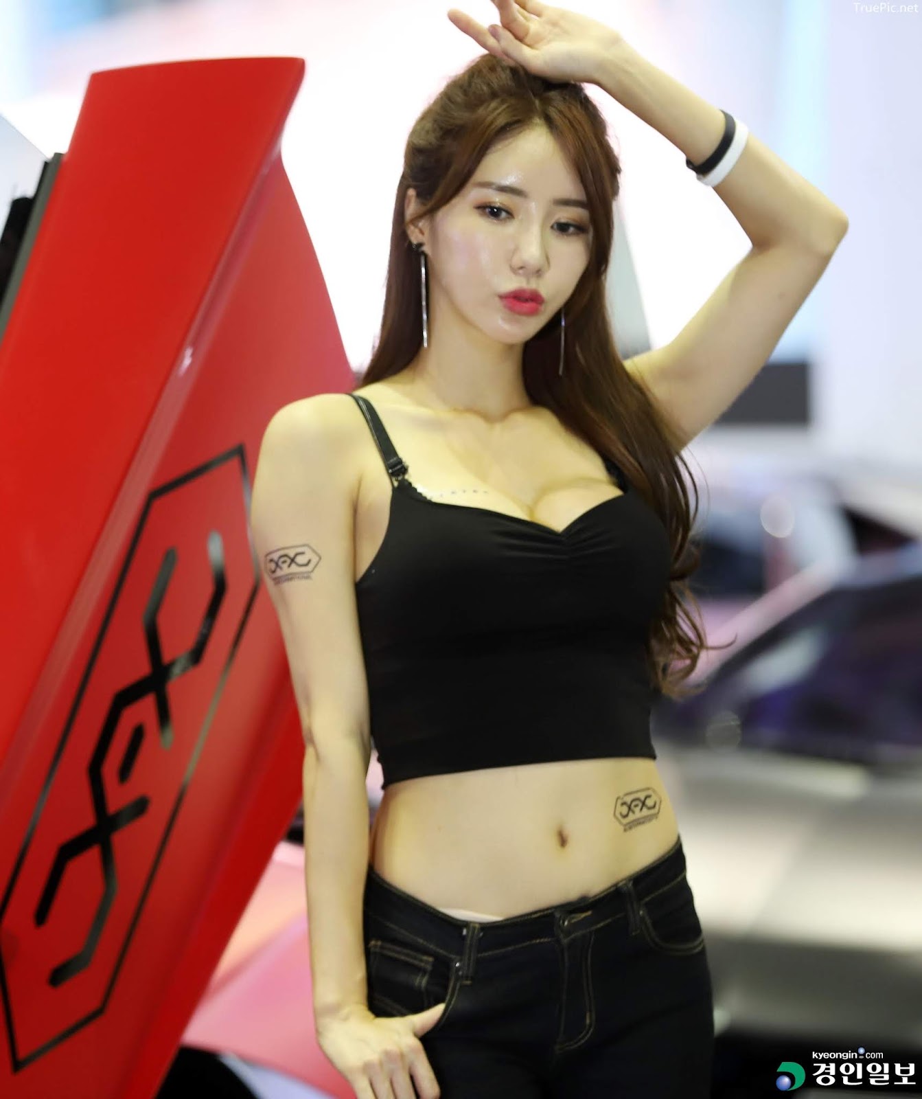 Korean Racing Model - Im Sola - Seoul Auto Salon 2019 - Picture 6