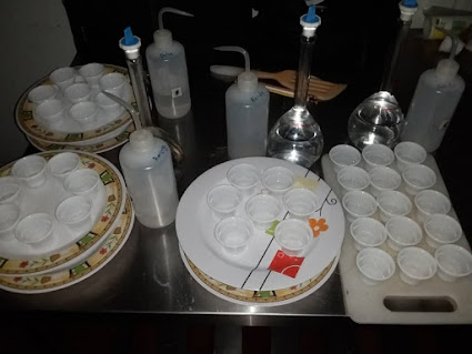 Materiales a ser usados en la evaluación sensorial. Vasos desechables.