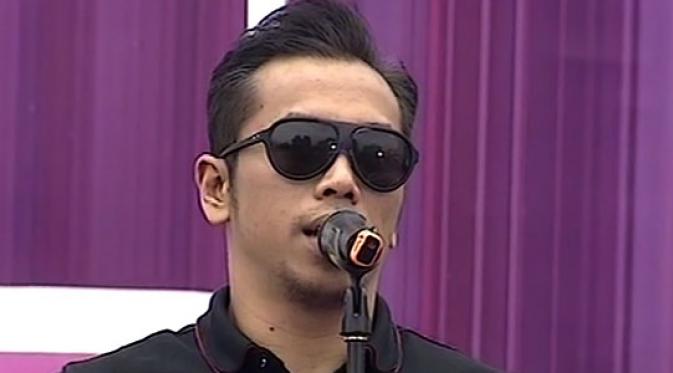 Download lagu Sammy Simorangkir Kau Harus Bahagia Mp3